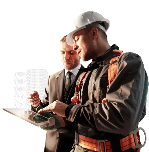 Ingenieros revisando planos