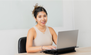 Colaborador trabajando